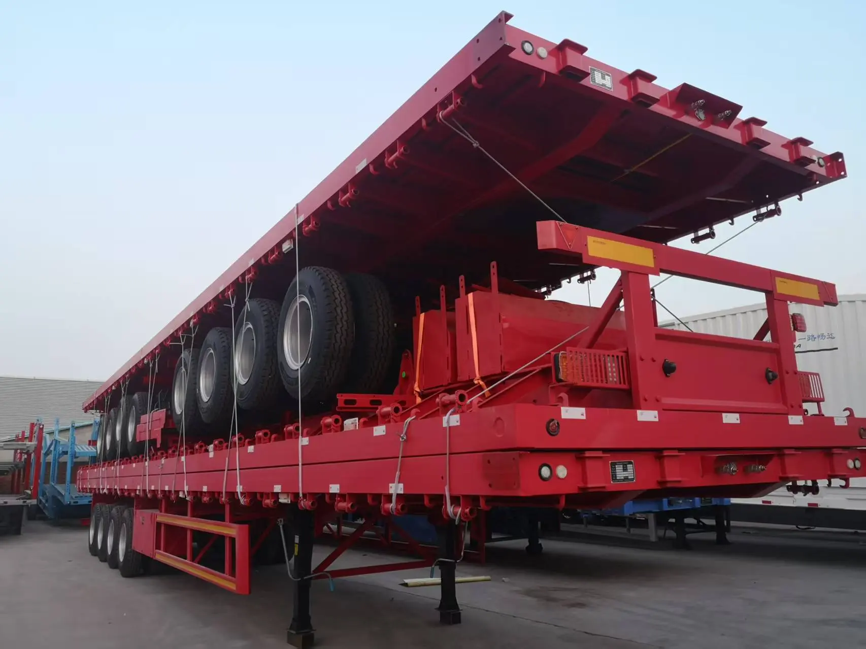 3 4nápravový nákladní hydraulický přívěs Nízký nákladní přívěs s husím krkem